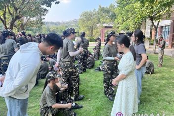 我为同学办实事I军训砺意志 清凉沁人心